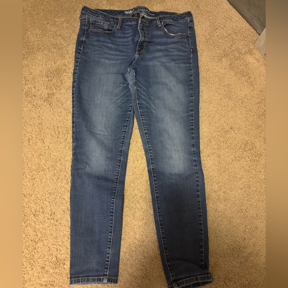 Mossimo skinny jeans! Standard 5 pocket jeans.